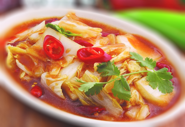 炒酸辣白菜做法简单,但想要味道好吃,口感清脆,以下几点要注意