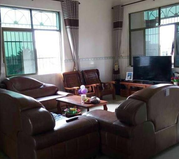 抠门的婆婆不让改造农村土房子,卧室花哨的衣柜你们谁见过?