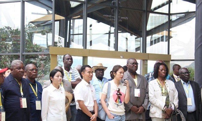 刚果劳动党干部考察团到砚山进行考察