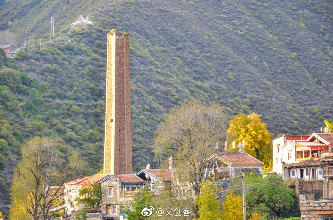 羌语称碉楼为"邛笼".早在2000年前《后汉书