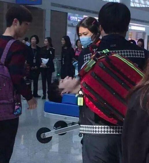 王嘉尔住院照片曝光!严重贫血,晕倒住院!公司却只让休息两天!