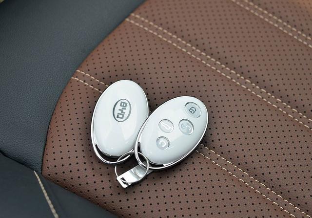 看钥匙识车 法拉利最low 阿斯顿马丁最贵 第7个无人能敌