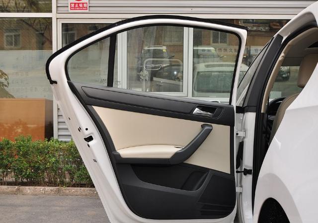 车门这个尖角容易戳到人,为什么还会存在-新浪汽车