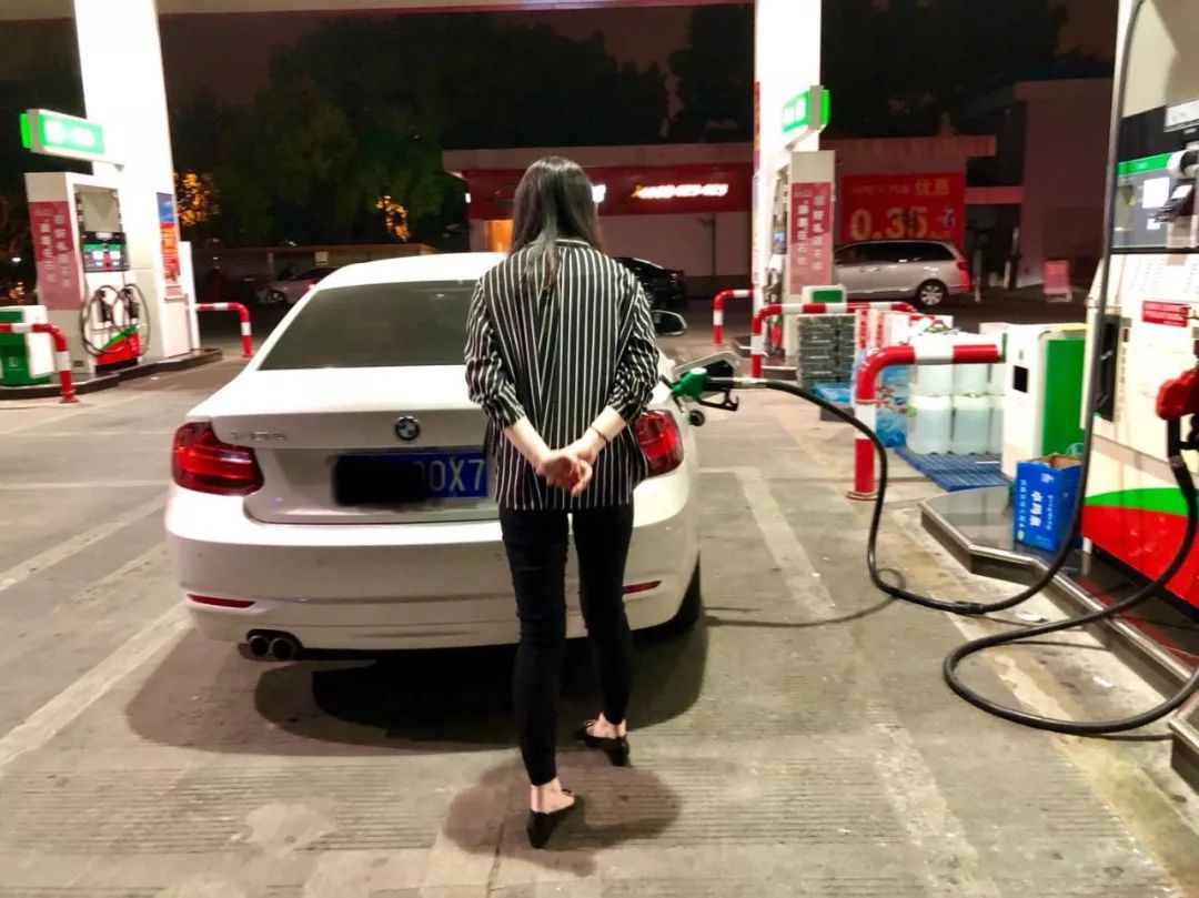 开宝马能在路边捡到女朋友,买宝马能附赠媳妇? | 真实故事