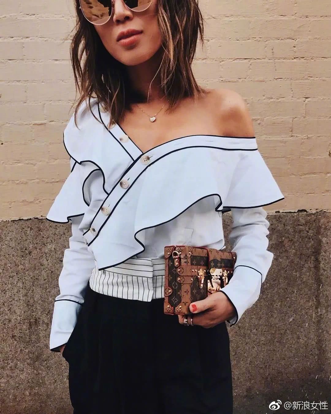 petitemalle是louisvuitton在2014年秋冬推出的手袋