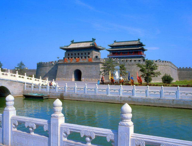 它是华夏文化的精华,民俗民风之异彩,著名旅游胜地!