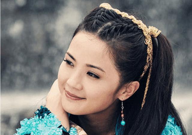 在《欢乐元帅》中阿sa饰演的是东海龙宫的三公主,喜欢天蓬元帅猪八戒