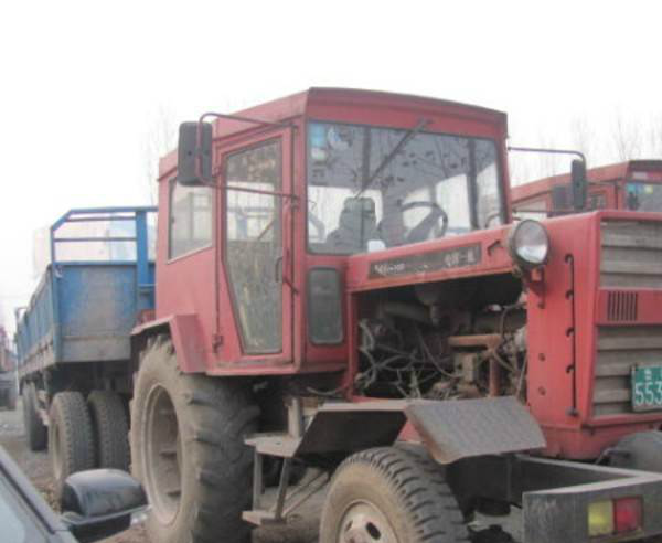 这是要活活饿死重卡的节奏拖拉机都干半挂的活