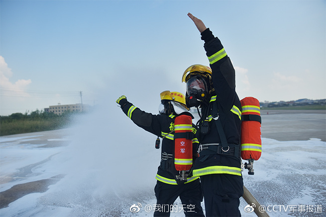 赴汤蹈火消防员,临危不惧展神威!他们是机场消防战士
