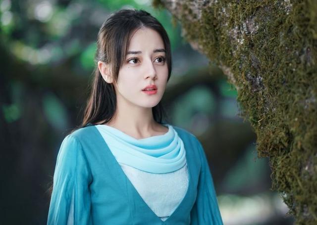 《新武林大会》开播,迪丽热巴却沦为观众,金星