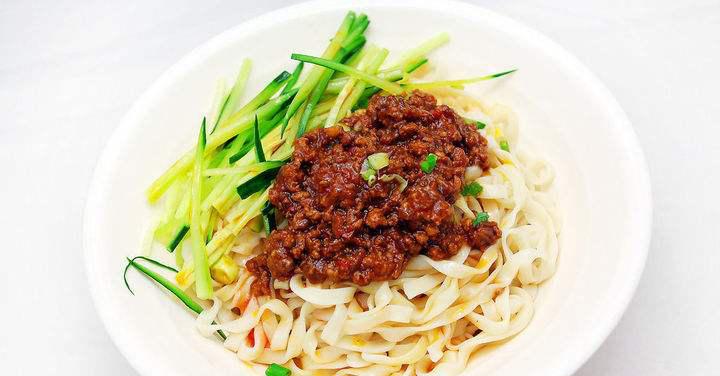 炸酱面自从换了做法,我家十天做五次,香味扑鼻,回回光盘