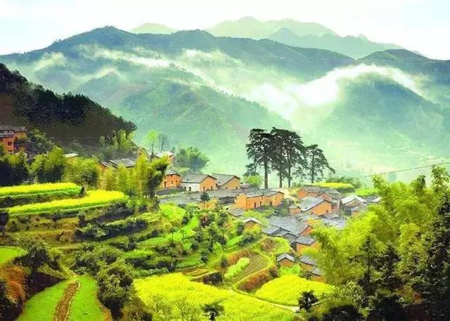 风景里" 这短短一句话 埋下了梦的伏笔 说"隐藏" 是因为松阳古村落