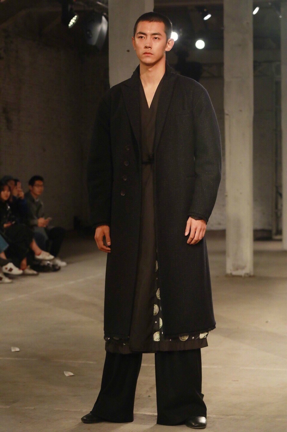 阚清子男友纪凌尘真人秀太逗比,而t台上他完全是另外一个人