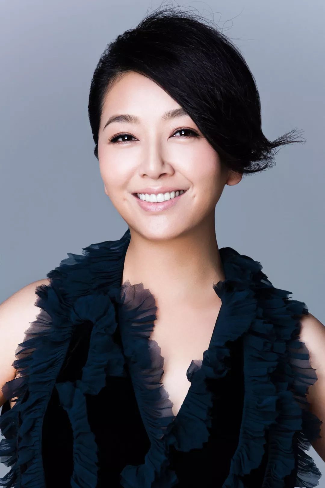 此外,吕一在剧中饰演邓丽君的好姐妹段宁,她在荧屏上为观众奉献过多个