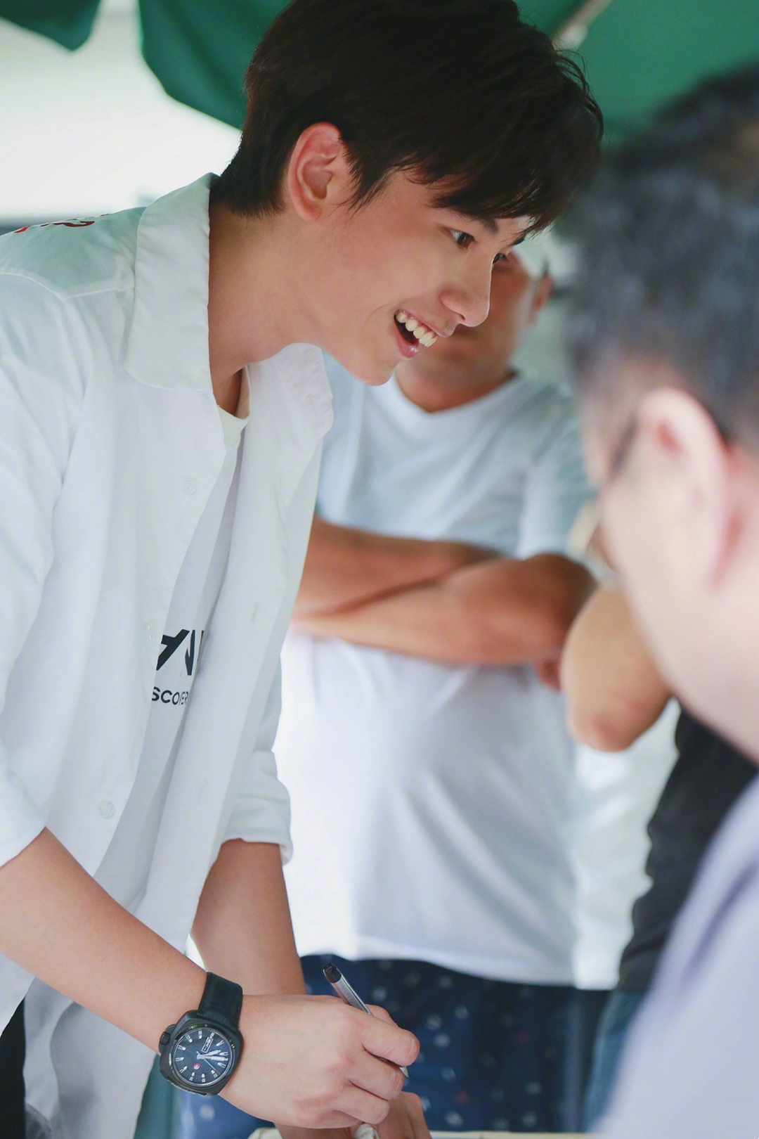 李兰迪,胡先煦在中戏报到,一个文静漂亮,一个阳光帅气!