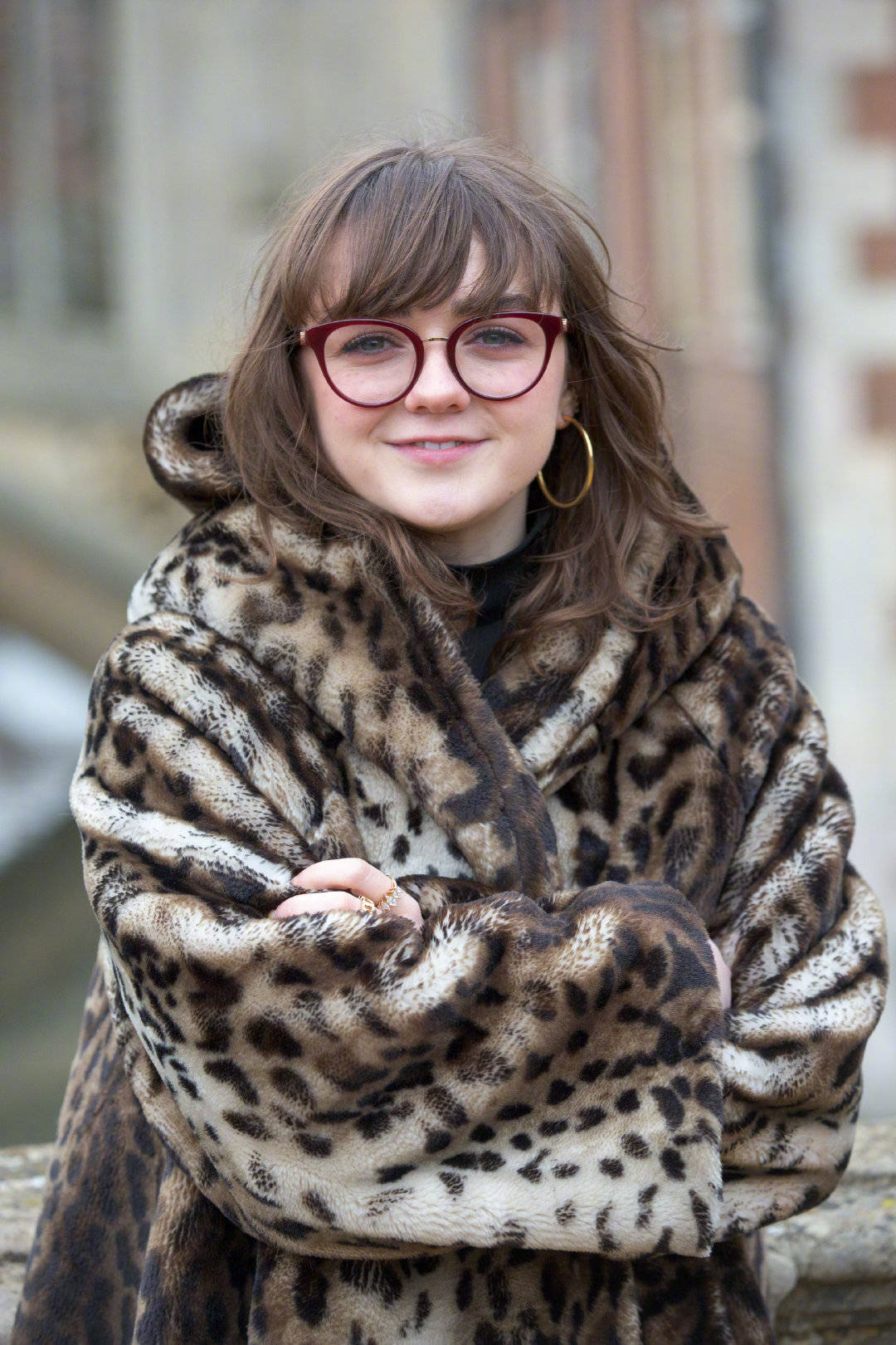 《权力的游戏》二丫maisie williams的一组生活照.小可爱的这一身