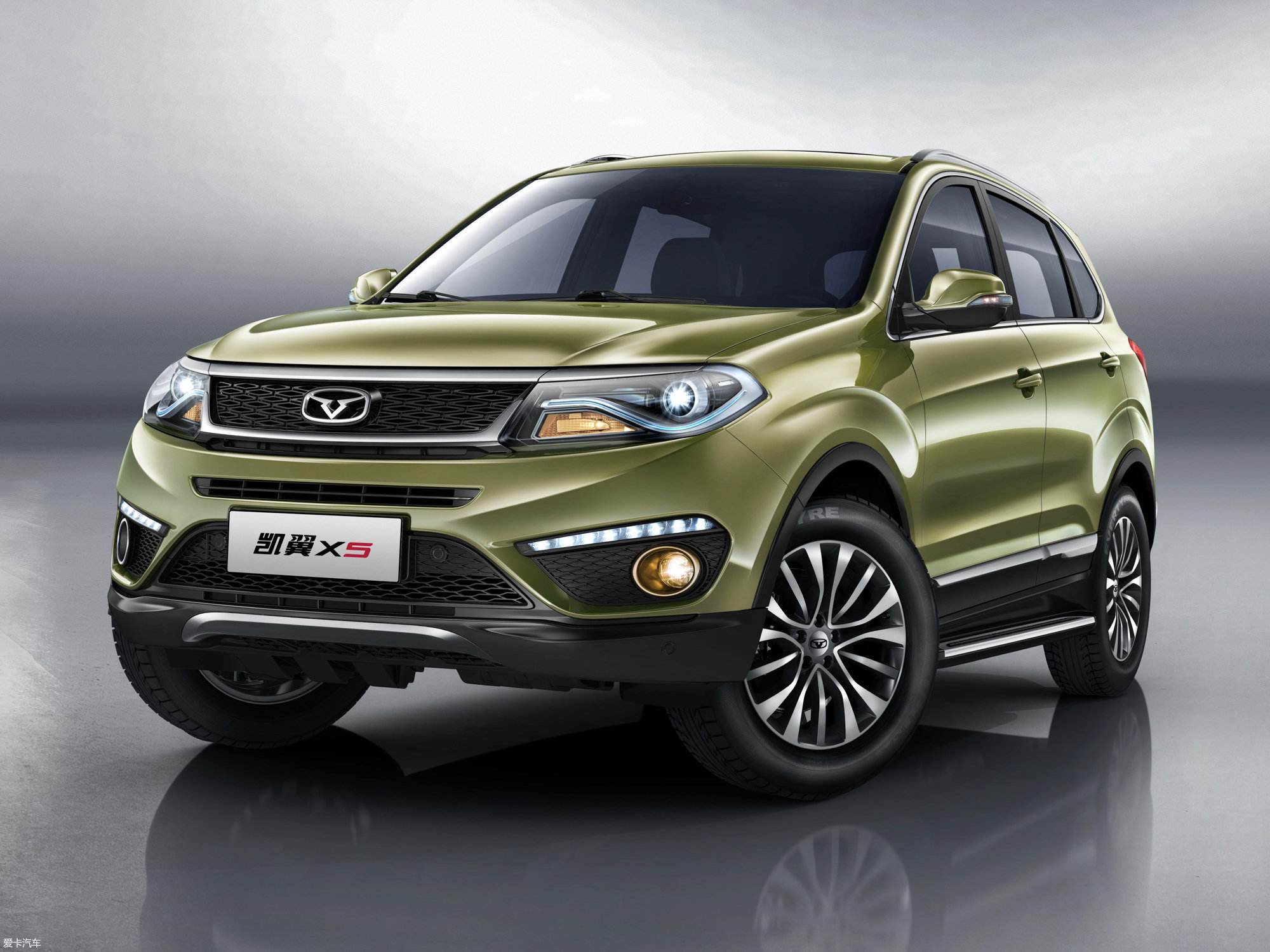 与动力相结合的一款经典车型,外观上很难看出来款车的售价只在8万左右