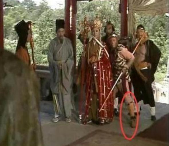 大家都没见过的奇葩穿帮画面!