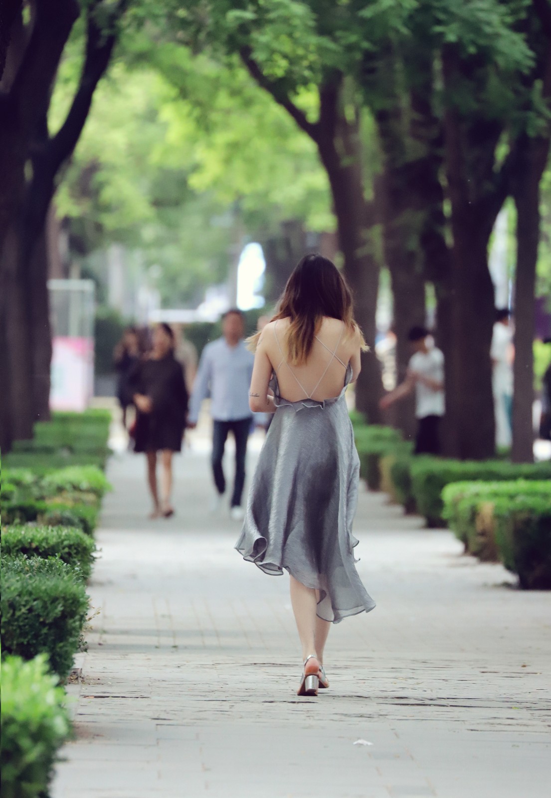 正文 三里屯太古里广场街拍孤独又美丽的背影…… 好啦,本次三里屯