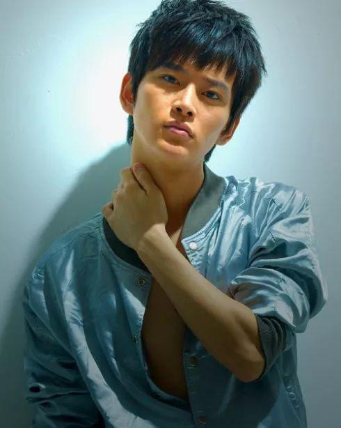 他被公司雪藏半年没戏拍,改名后重新出发,如今凭《扶摇》受关注