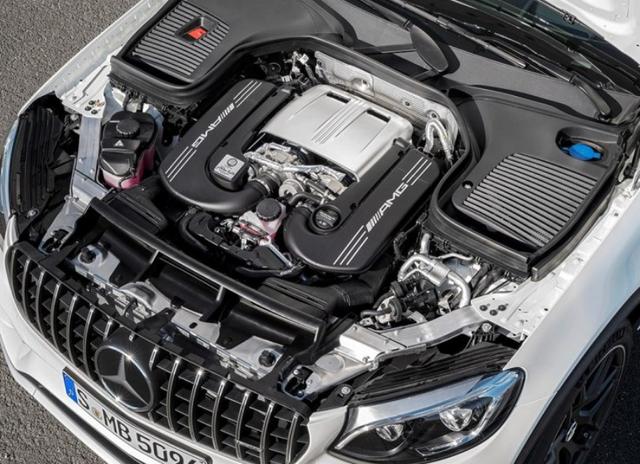 奔驰GLC和E级落地价分别是多少  2025款奔驰GLC260L新车报价多少钱