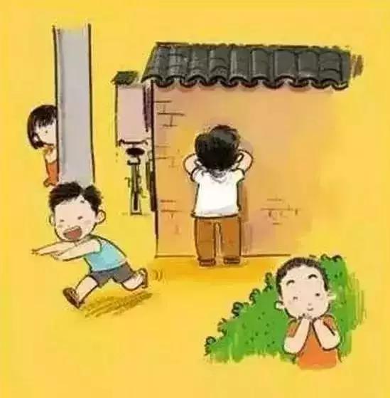 捉迷藏"小鸡们"吓得左躲右闪,尖叫声从头到尾都不断,"啊,啊,快跑!