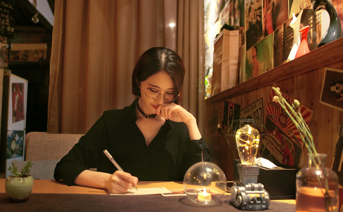 虎牙轩子巨2兔丝毫未受到爆料影响,依旧秀美照拉拢人气