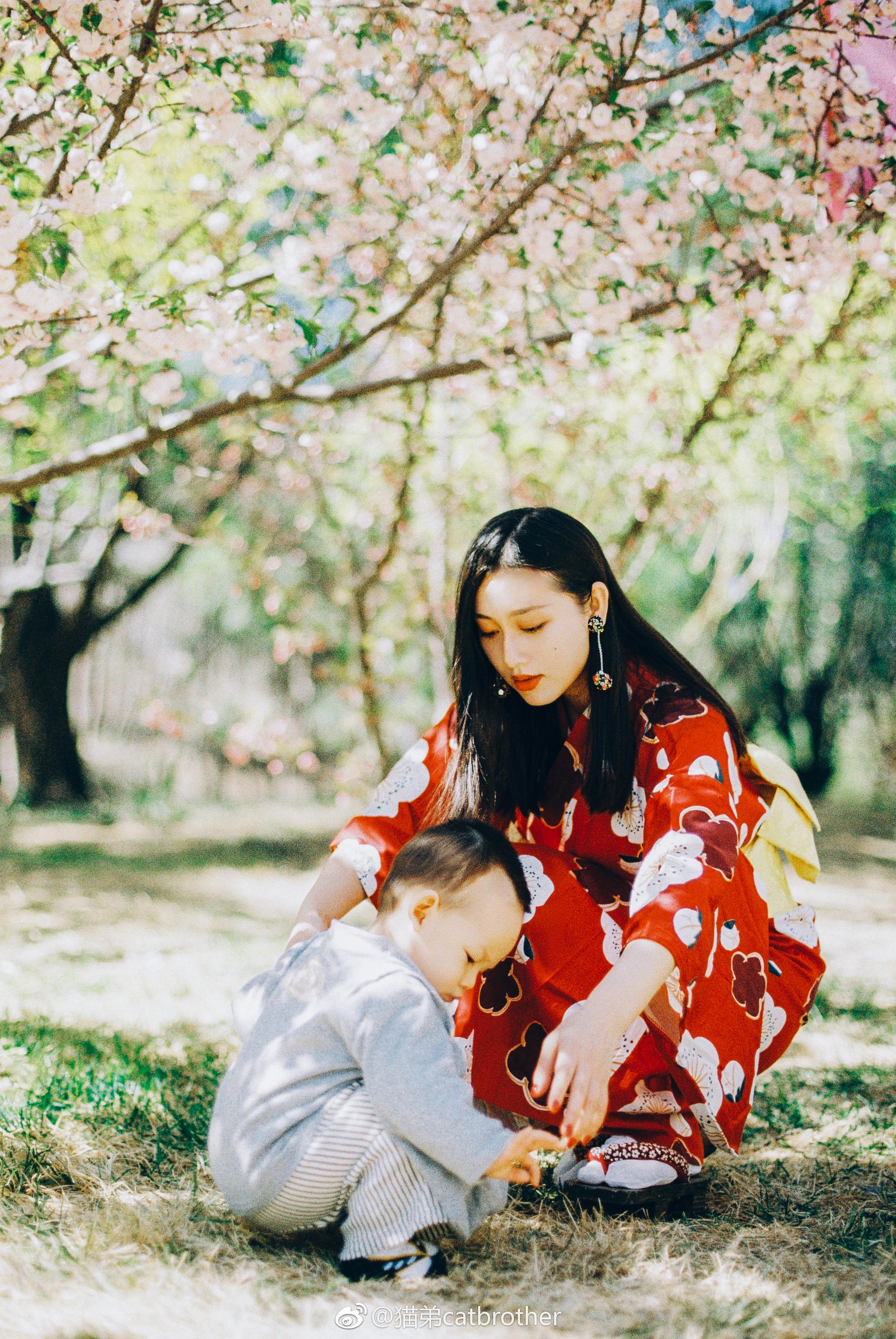 "陪伴你慢慢长大"一组胶片亲子照更多作品