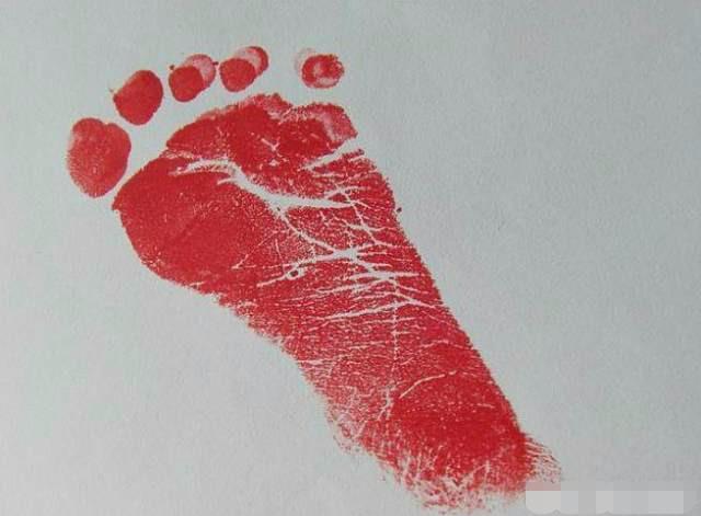 宝宝出生后,医院为什么要留下小脚印?没想到会有这3个用处!