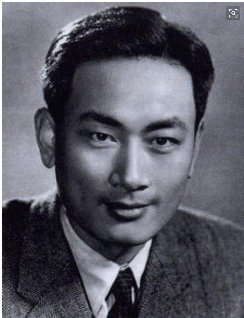 杨洸,是一位在以前那种科技发展还没有这么快,化妆技术还没有这么高的