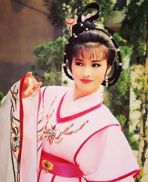 与黎燕珊离婚后,刘永一直拒绝向黎燕珊支付子女的抚养费,使得黎燕珊不