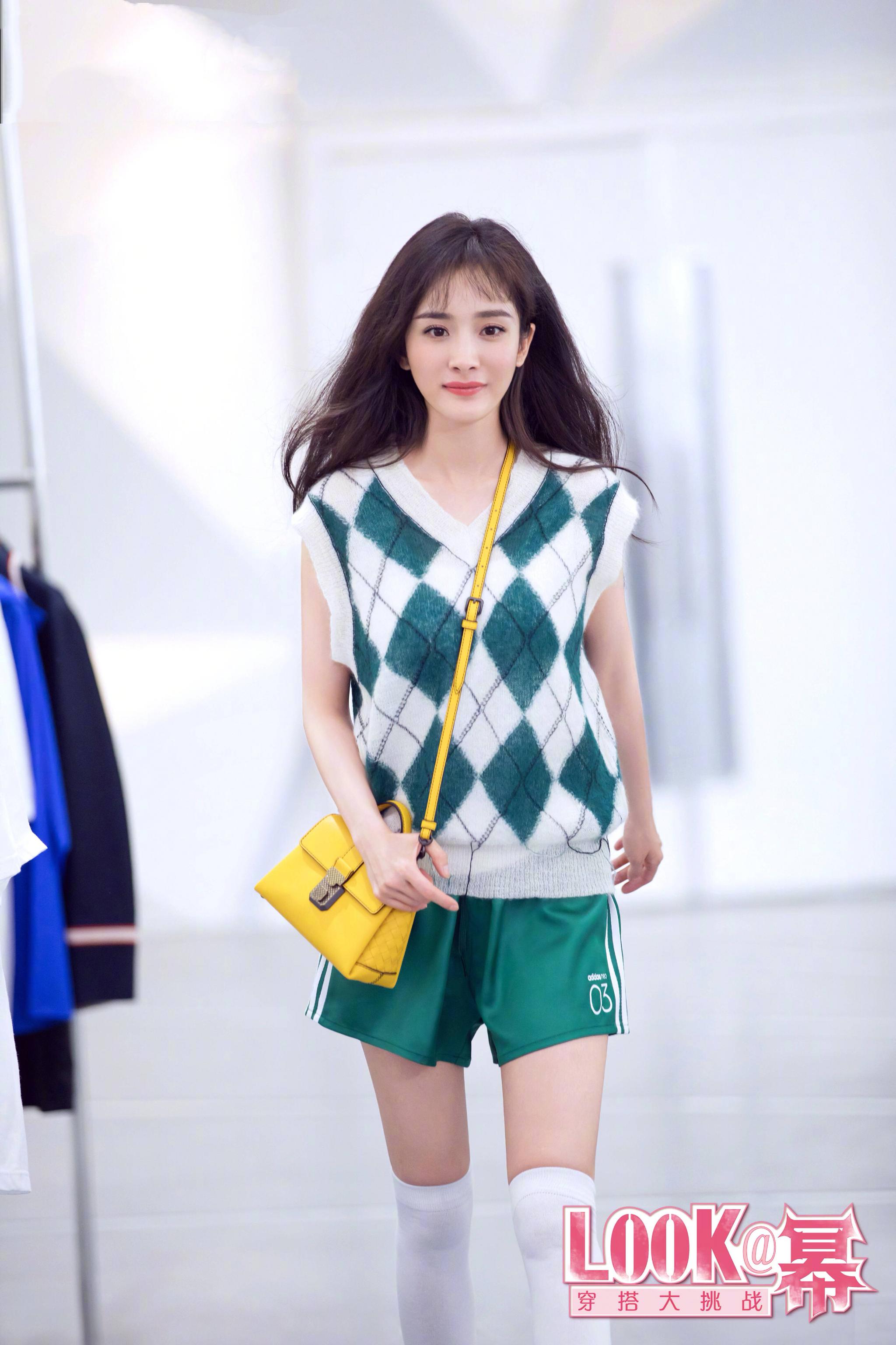 31岁杨幂少女感穿搭,完全不输101小姐姐!