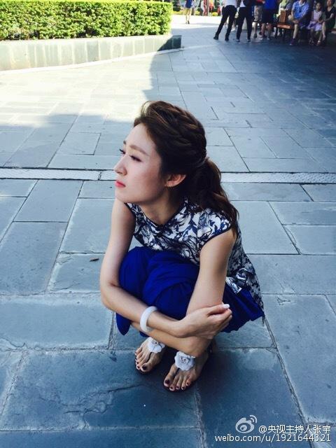 央视美女主持人张宇:这照片,身材没谁了!