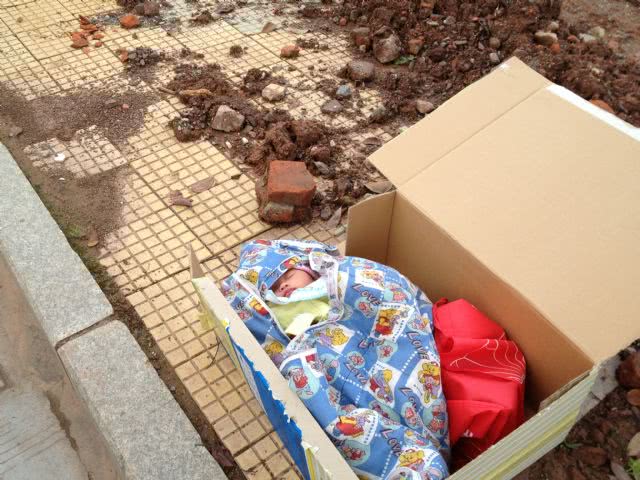 宝宝|弃婴|亲骨肉_新浪新闻