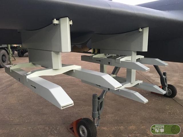 国产新航母可载100架战机: 一次发射1600枚导弹