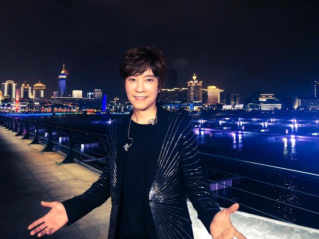 邰正宵燃情献唱央视《最佳时刻》零距离粉丝互动助力世界杯