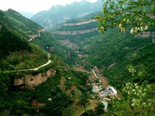 5A景区旁边一条沟,原生态的景色美不胜收,没有门票,民风淳朴