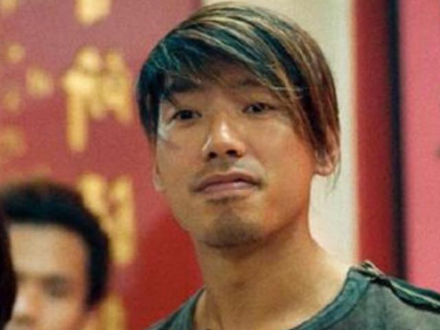 年过半百的"乌鸦"张耀扬近照被拍,她20岁的女朋友更清纯可爱