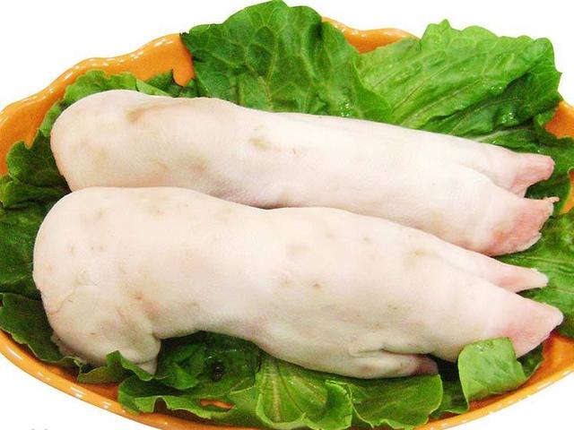 香辣猪蹄味道香辣可口,肥而不腻,入味开胃,口感弹牙,美容养颜