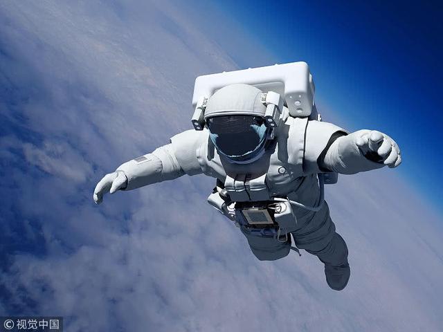这几位宇航员永远在宇宙中漂泊,而他已经快要飞出太阳系