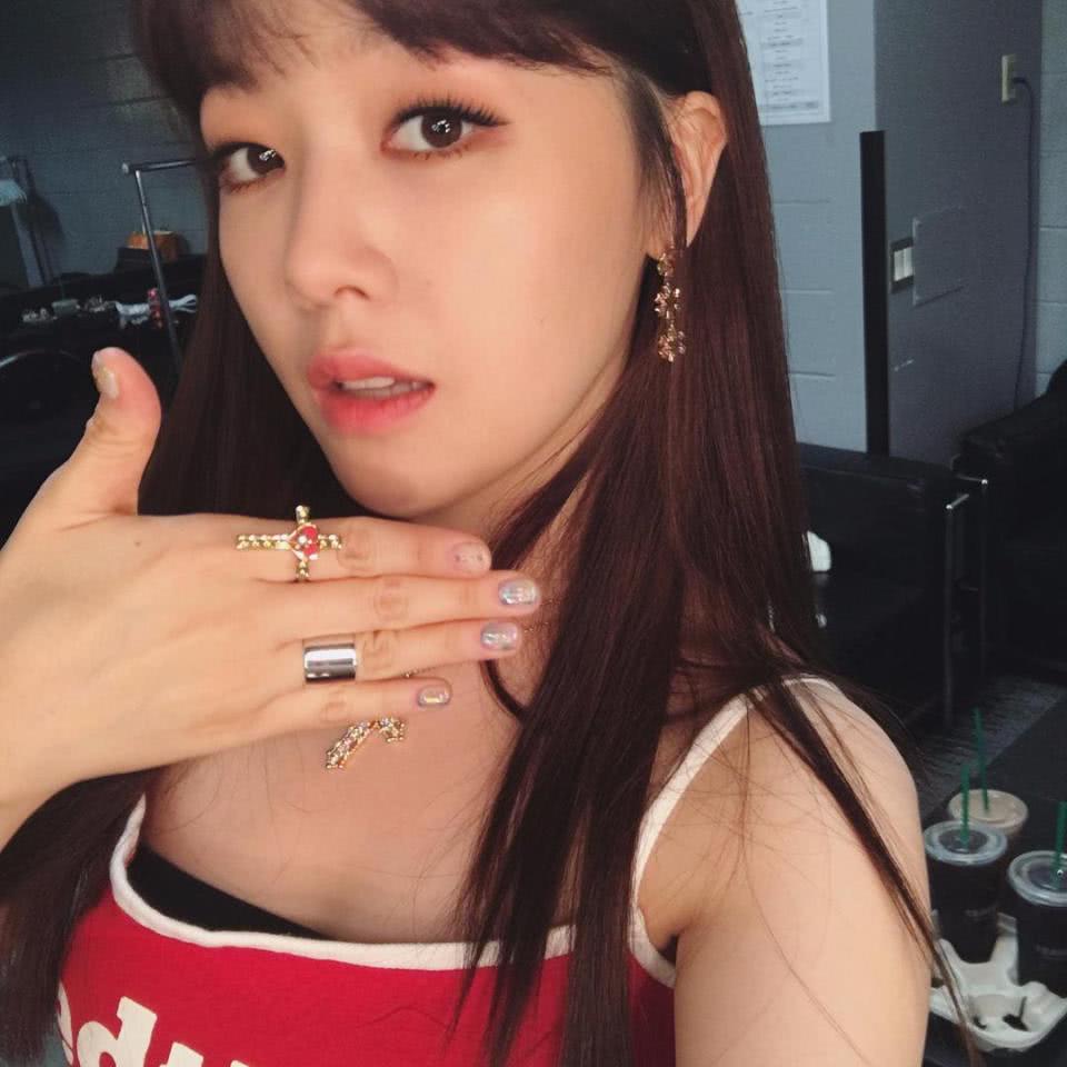 英超亚洲一哥场下低调却是猎艳高手 已俘获两位韩国娱乐女星