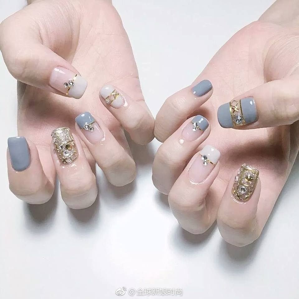 简约时尚 平法式美甲 上班族,上学党都非常适合哦