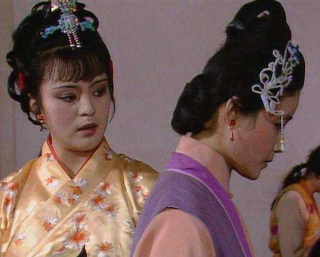 红楼梦中,贾政身边有三个女人,为什么偏爱的是赵姨娘?