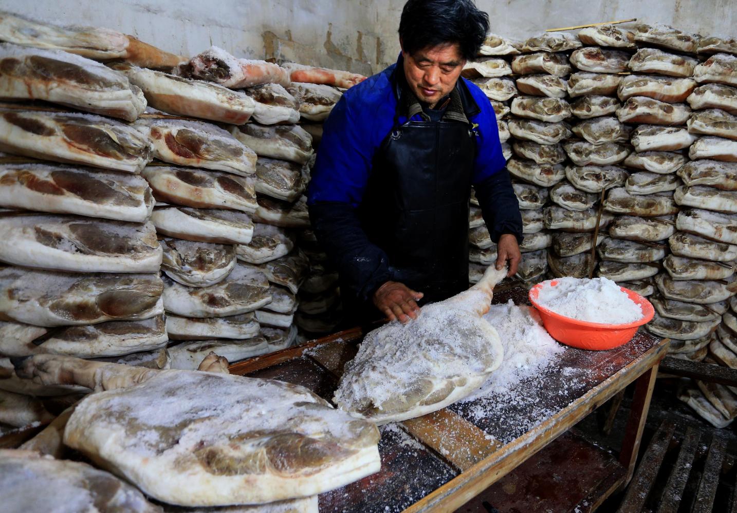 火腿大师14岁开始学做火腿, 一只火腿可以买辆车