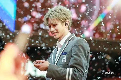 《偶像练习生》九人团接Dior推广,蔡徐坤兰蔻