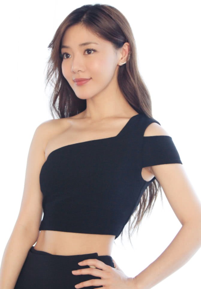 邓家佳这是要强迫症衣服不规则就算了裤子还挂一块围裙