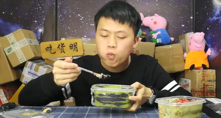 吃货明吃抹茶草莓千层和抹茶奥利奥千层纯手工制作无添加剂