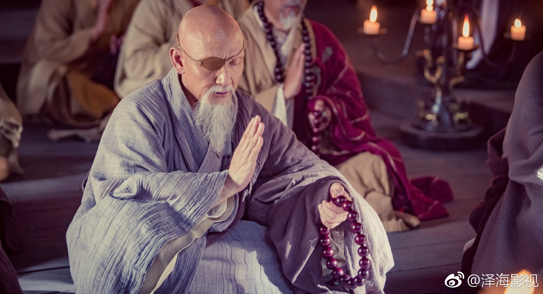 在前两版《倚天屠龙记》中,剧迷们对杜玉明饰演的鹿杖客,胡青牛记忆犹