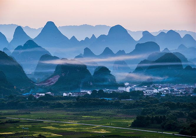 中国最美喀斯特峰林—广西阳朔葡萄峰林|峰林|阳朔|拍摄_新浪新闻