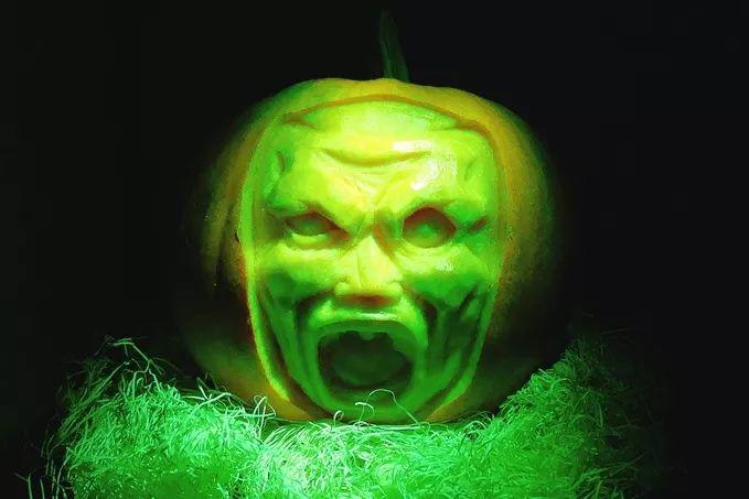 间桐樱的祖父被做成南瓜,散发绿光气息时,网友我:笑了